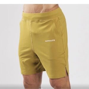 Alphalete Men’s Performance Athletic Trace Shorts Size Small S Mustard Yellow
